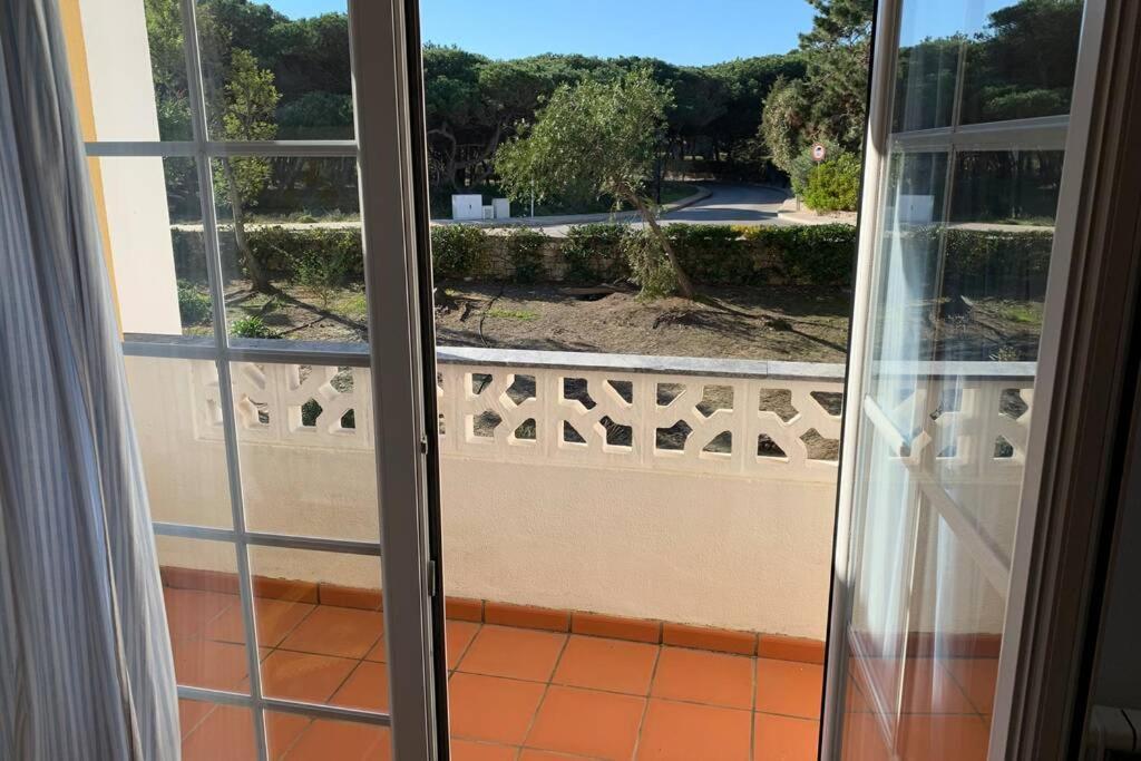 Golf, & Pool House Apartment Amoreira (Leiria)