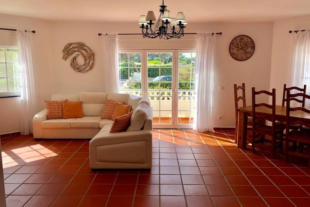 Golf, & Pool House * Amoreira (Leiria)