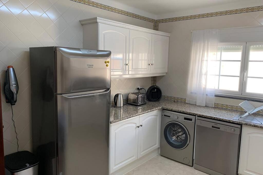 Apartment Golf, & Pool House Amoreira (Leiria)